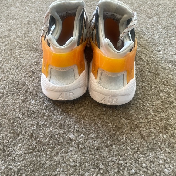Nike Huarache Air SE - Picture 3 of 3